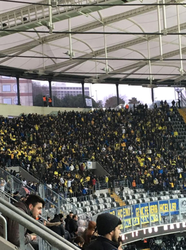 besiktas-yonetimi-fenerbahceli-taraftarlarinin-10600943_120_m-2522018190848.jpg