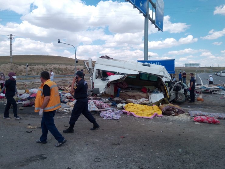 Konya'da facia gibi kaza! 6 ölü Çok sayıda yaralı var