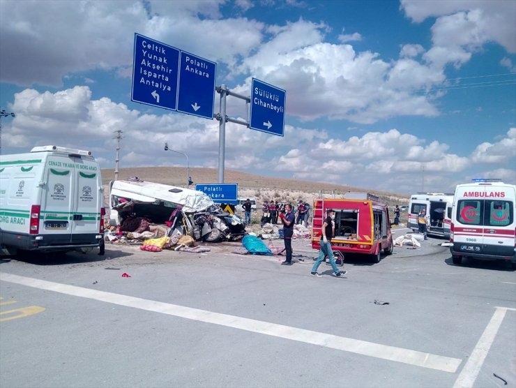 Konya'da facia gibi kaza! 6 ölü Çok sayıda yaralı var